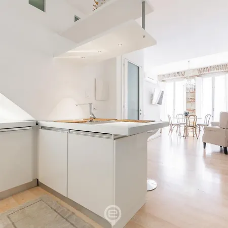 Apartment Charming In The Center Cagliari